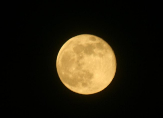 Bigger Moon Shines in Sunday Night's Skies Bigger Moon Shines in Sunday Night's Skies